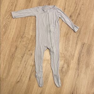Kyte BABY Light Gray Kids Pajamas Footies